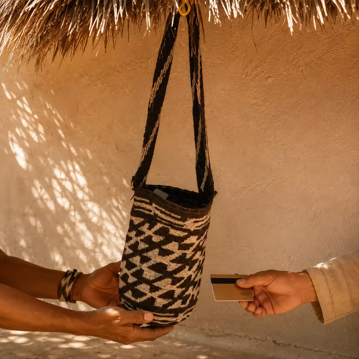 Asesoría personalizada para comprar mochilas artesanales colombianas de Kankui Origen.