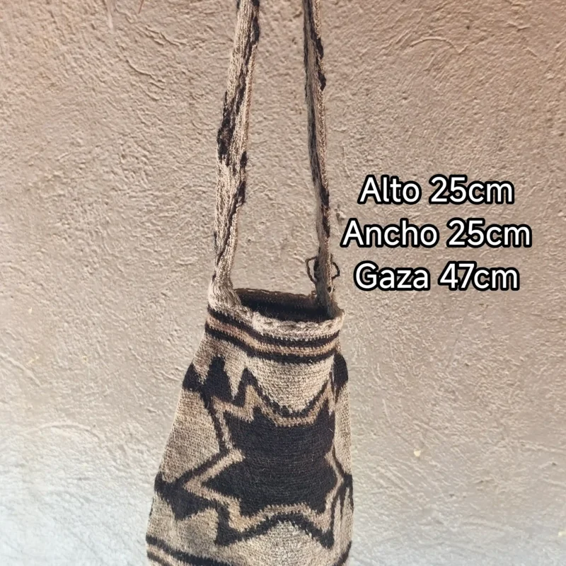 Mochila artesanal arhuaca en lana de ovejo beige y cafe - modelo Estrella