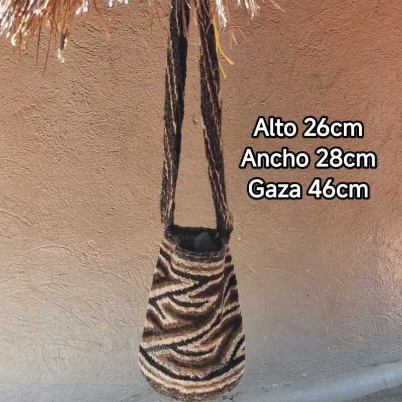 Mochila artesanal arhuaca en lana de ovejo café y blanco - modelo Caracol