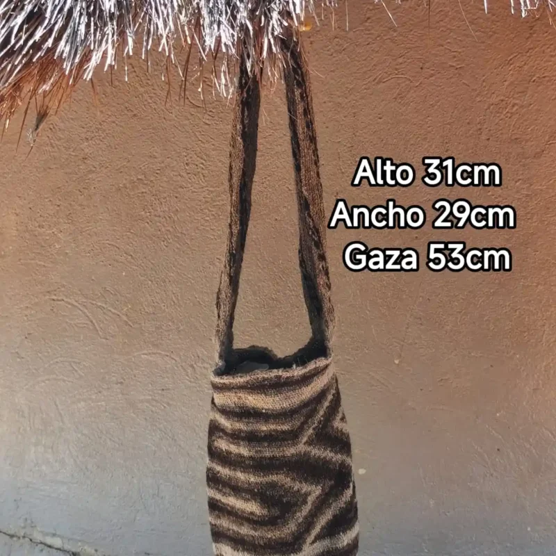 Mochila artesanal kankuama en lana de ovejo gris y negro- modelo caminos