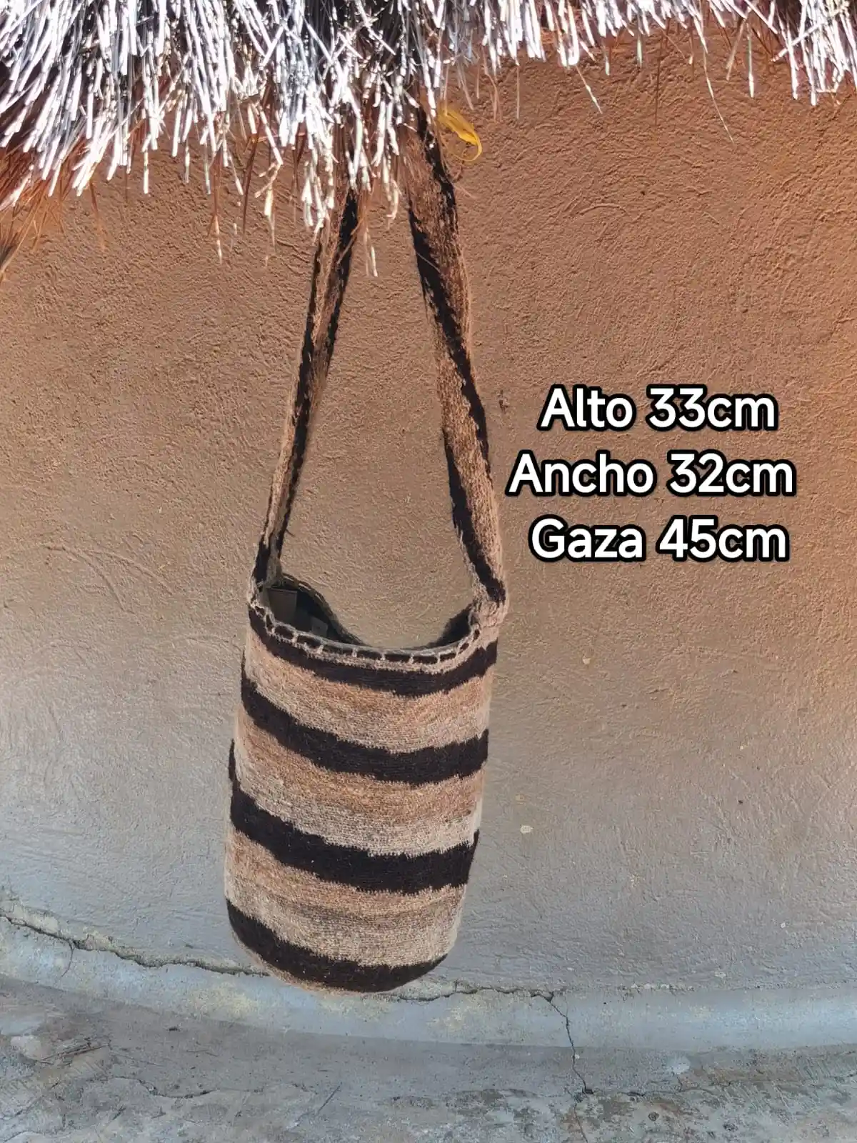 Mochila artesanal kankuama en lana de ovejo beige y café - modelo Caracol