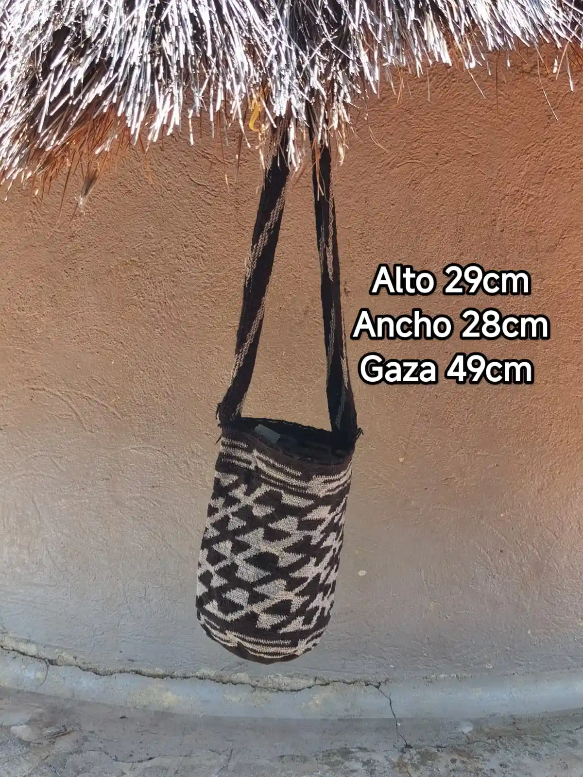 Mochila artesanal arhuaca en lana de ovejo gris y café - modelo Mariposa
